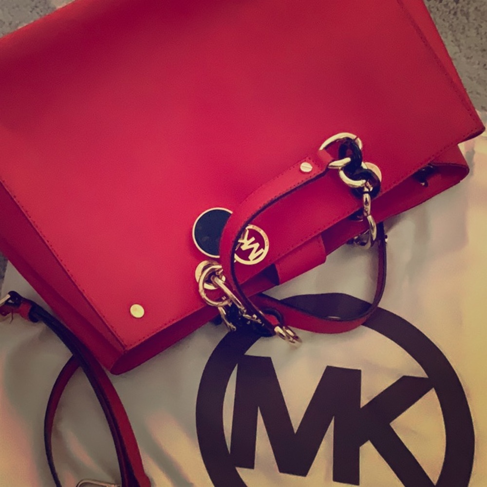 Mint MK Purse with tortoise shell accents.